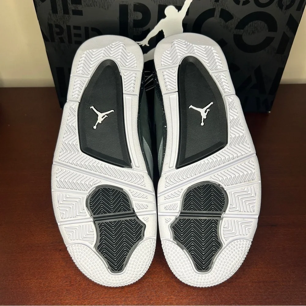 SOLD Jordan | Nike Air Jordan 4 Retro Fear 2024 (8 Men's / 9.5 Women's) - Picture 7 of 12